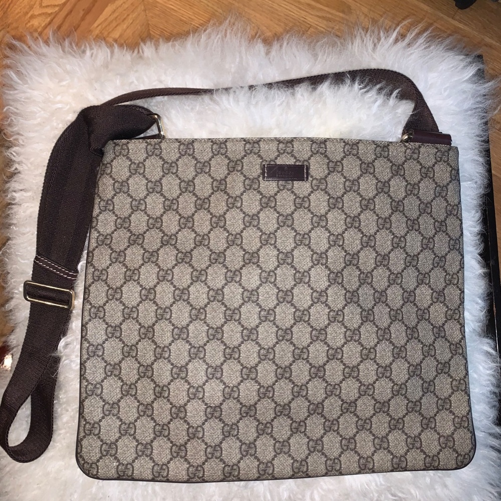 Gucci shoulder/messenger bag